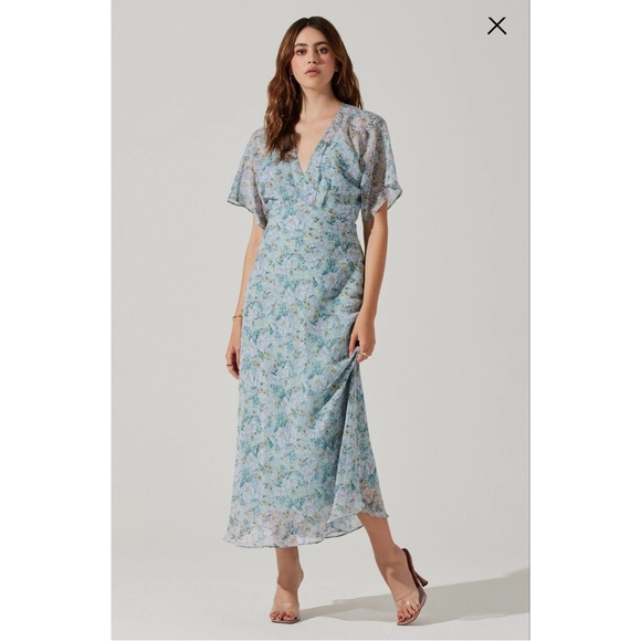 ASTR The Label Flutter Sleeve Open Back Maxi Dress - Picture 3 of 8